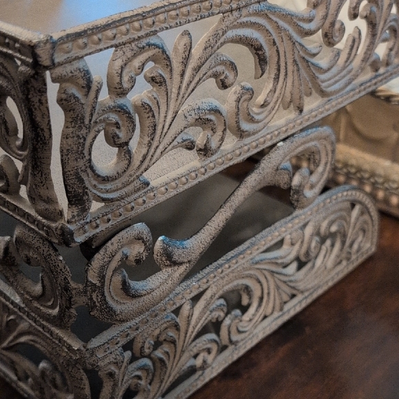 Elegant Brown Metal Wall Decor - Picture 6 of 6